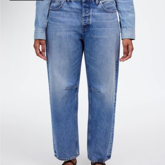 Madewell Denim - Madewell The Curvy Darted Barrel-Leg Jean size 28